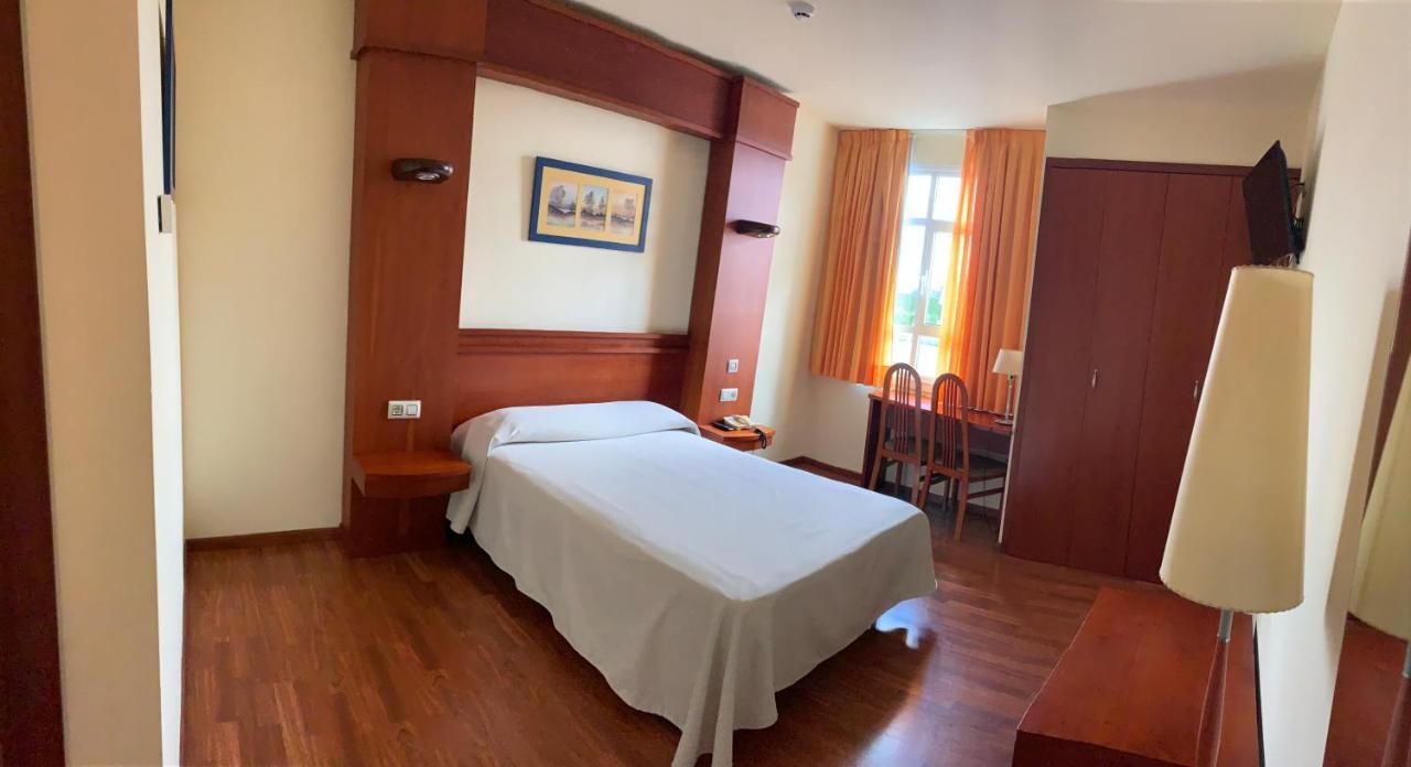 Hotel Barreiro Leira Екстер'єр фото