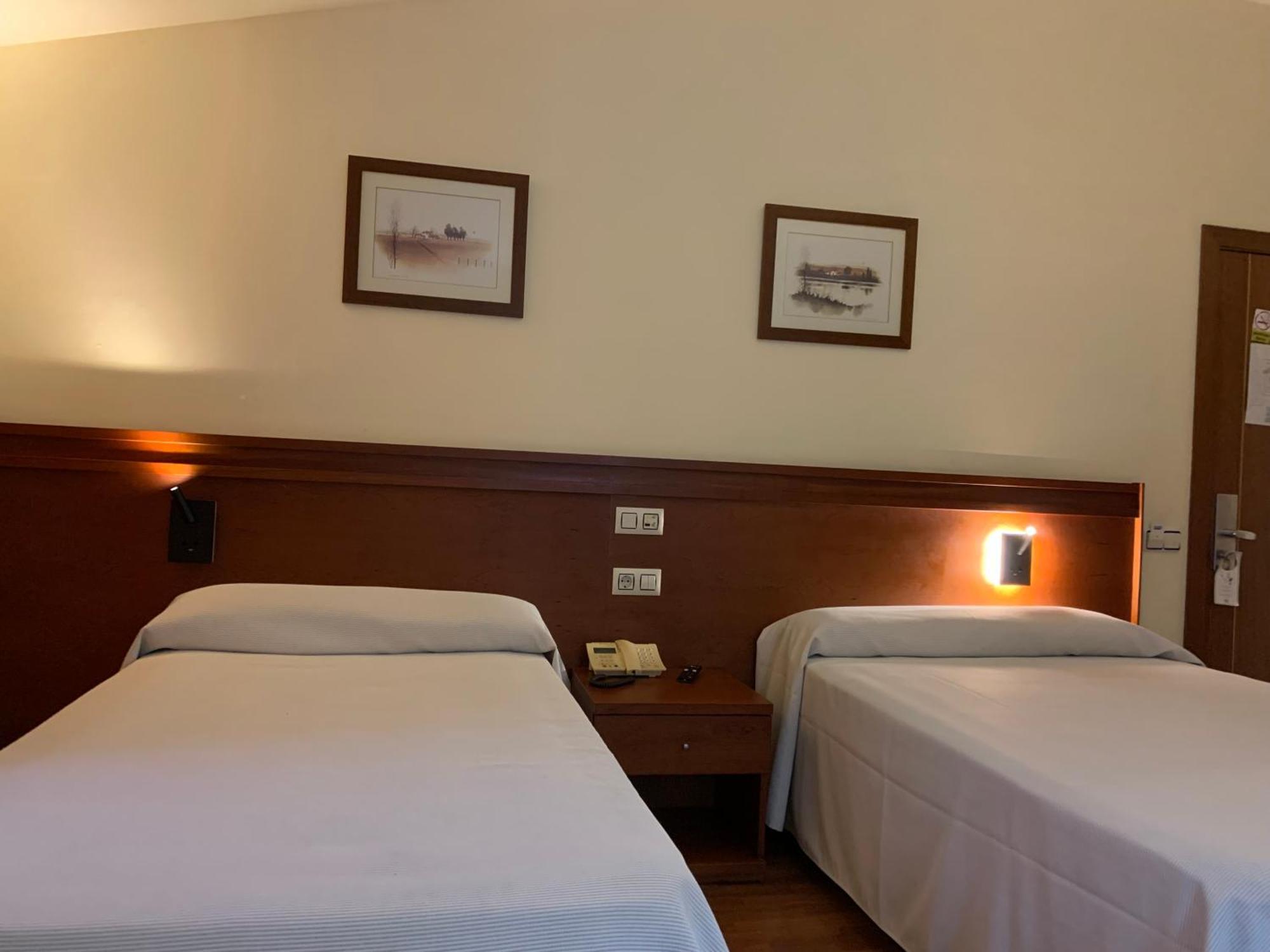 Hotel Barreiro Leira Екстер'єр фото