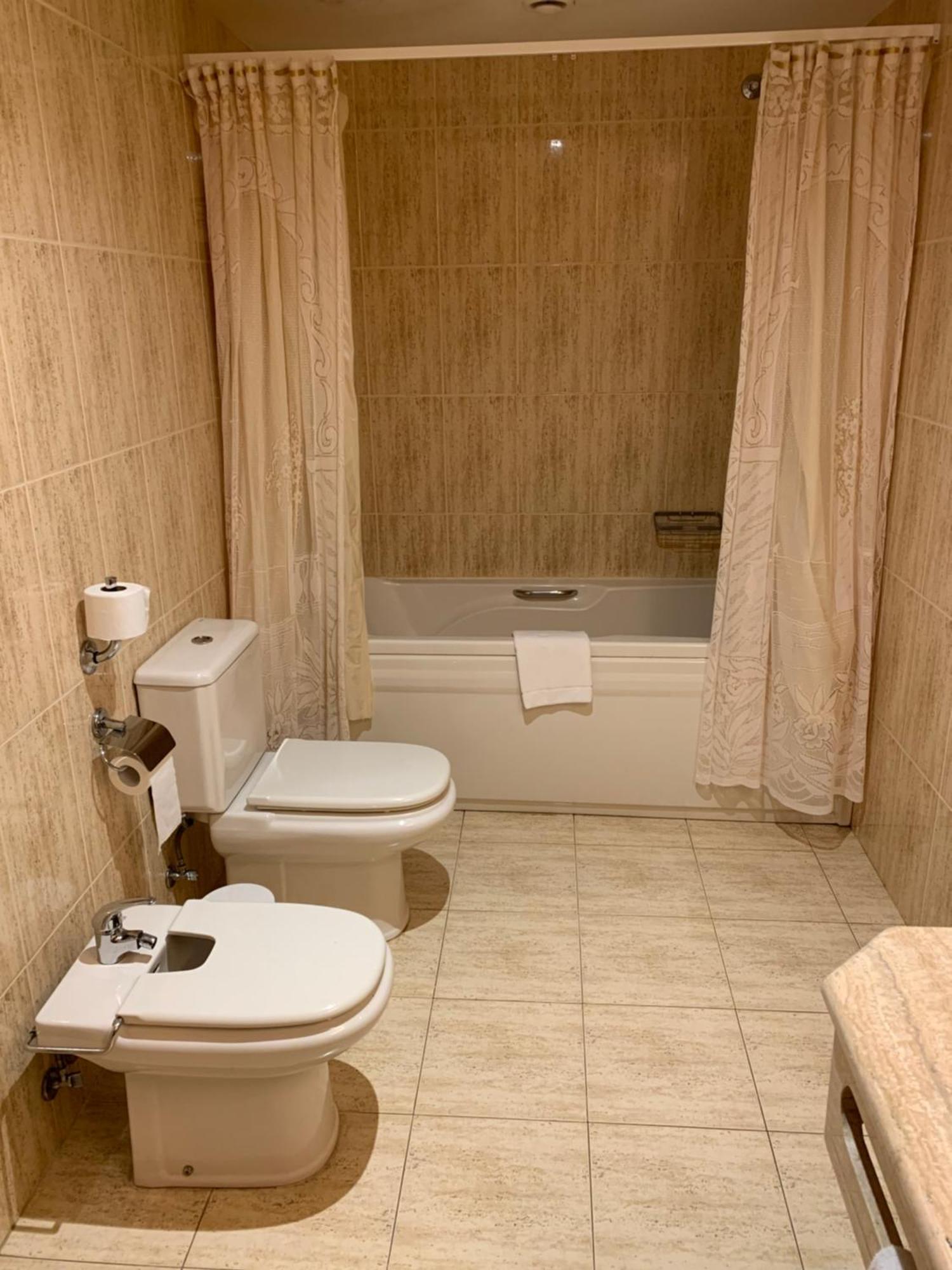 Hotel Barreiro Leira Екстер'єр фото